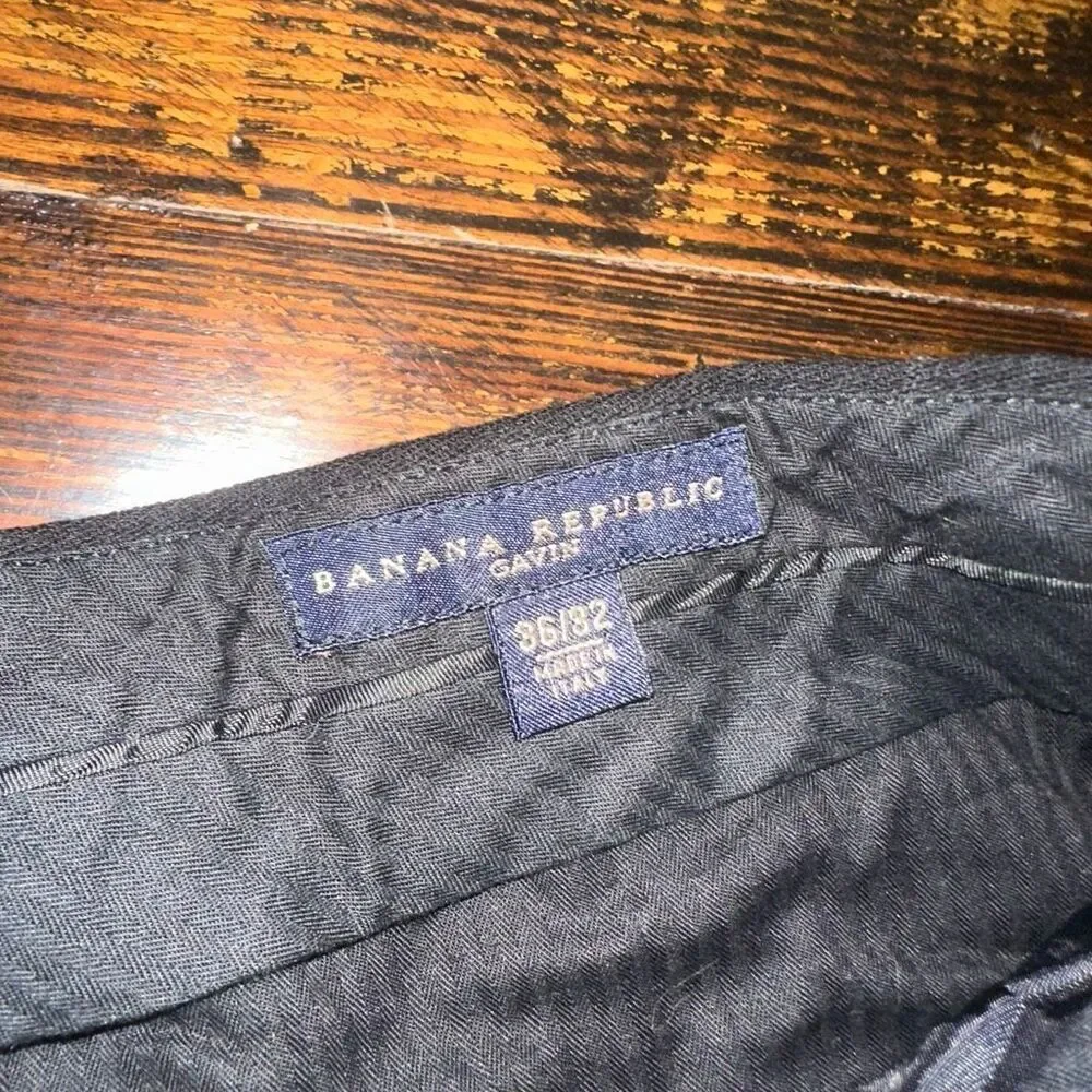 Banana Republic black minimalist business casual 36x32 slacks